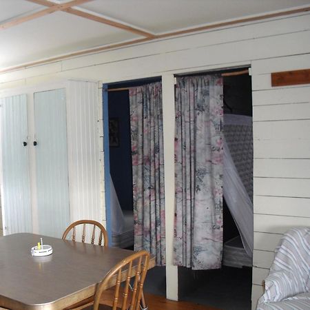 Lake Wolsey Cabins Hotel Gore Bay Exterior foto