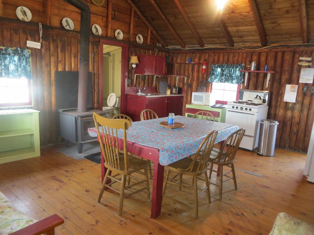 Lake Wolsey Cabins Hotel Gore Bay Exterior foto