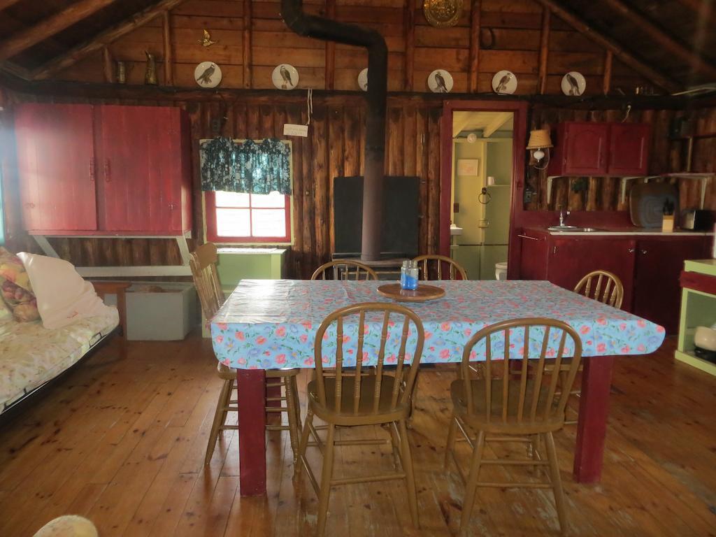 Lake Wolsey Cabins Hotel Gore Bay Quarto foto