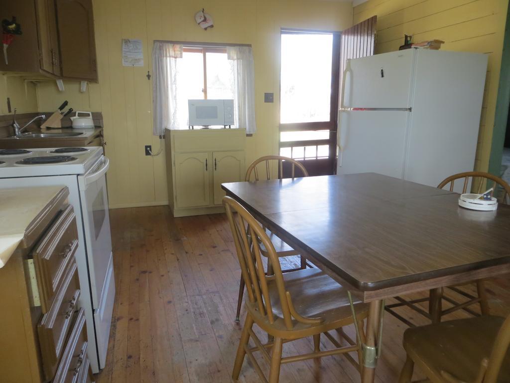 Lake Wolsey Cabins Hotel Gore Bay Quarto foto